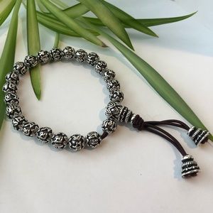 Silver bracelet with Tibetan protection prayer
